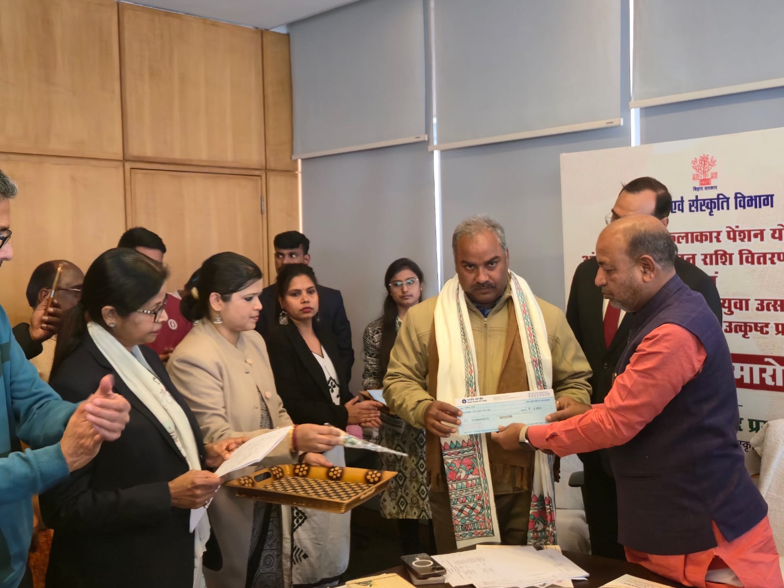 अब बिहार के कलाकारों को मिलेगी आर्थिक सुरक्षा, पेंशन योजना से बदलेगी जिन्दगी50 की उम्र के बाद अब बिहार के कलाकारों को मिलेगी पेंशन!