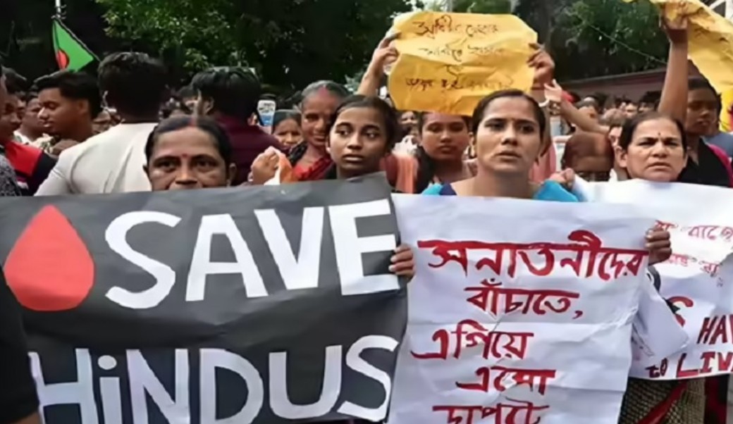 ‘बॉर्डर खोल दो, हमें बचा लो…’ बांग्लादेश में फंसे हिंदुओं की भारत से गुहार..अल्पसंख्यकों पर हिंसा के बाद से डरे हुए हैं हिंदू 