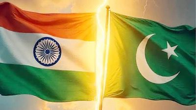 पहलगाम में आतंकवादी हमले के बाद भारत पाकिस्तान के मैच को लेकर देश में लगातार आक्रोश उमड़ता हुआ नज़र आ रहा था ! भारत- पाकिस्तान मैच : 