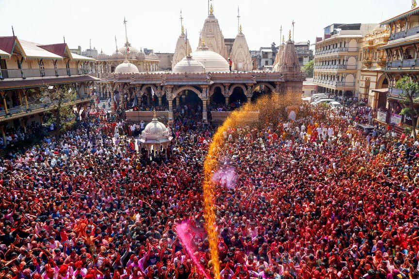 Holi के रंग with celebrities 