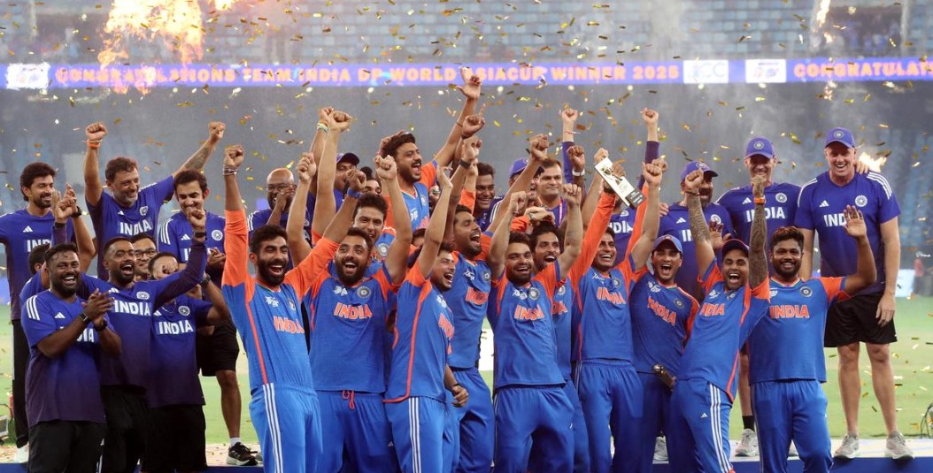 भारतीय टीम पर इनामों की बारिश : बीसीसीआई टीम इंडिया और सपोर्ट स्टाफ को देगा 21 करोड़ रुपये का इनाम