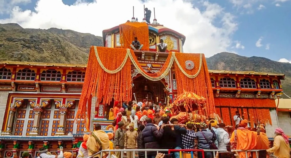 बदरीनाथ धाम के कपाट बंद होने की पंच पूजा शुरू :  पहले दिन गणेश मंदिर के कपाट बंद