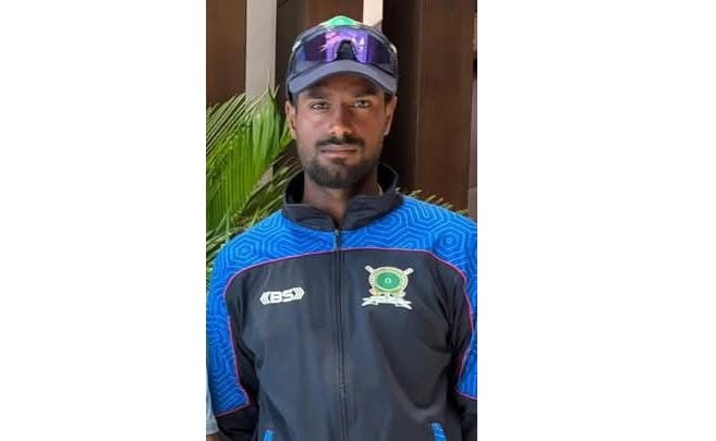 सूरत के सी.के. पीठावाला स्टेडियम में रणजी ट्रॉफी में इतिहास : आकाश चौधरी ने 8 गेंदों पर लगाए 8 छक्के