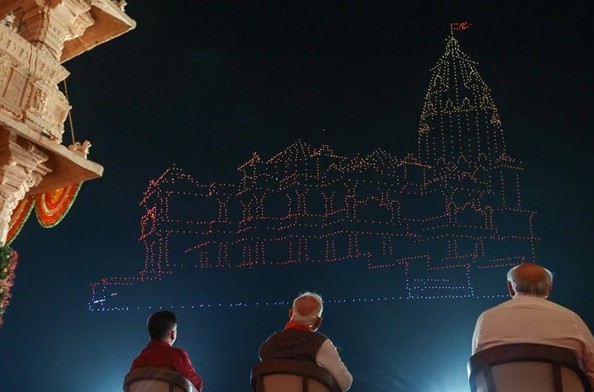 सोमनाथ का आकाश भी शिवमय, प्रधानमंत्री Modi ने शेयर की Dron Show की तस्वीरें