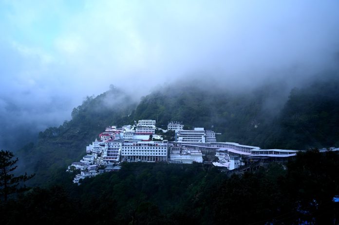 5 अक्टूबर से बंद थी यात्रा : खराब मौसम के कारण तीन दिन से रुकी माता वैष्णो देवी यात्रा शुरू