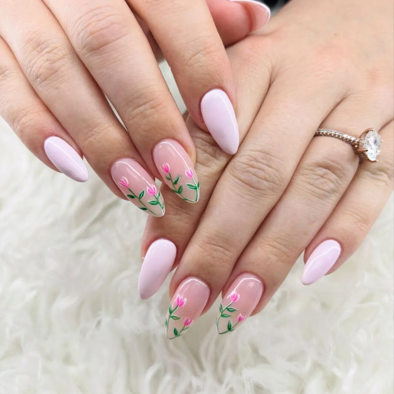 नाखूनों की खूबसूरती बढ़ाएंगे ये लेटेस्ट Nail Art डिजाइन्स