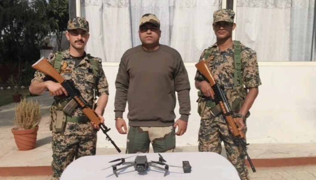 भारत-पाक सीमा क्षेत्र के अलग-अलग स्थानों से मिली सफलता : बीएसएफ ने पकड़ी ड्रोन, हेरोइन व गोला-बारूद की बड़ी खेप