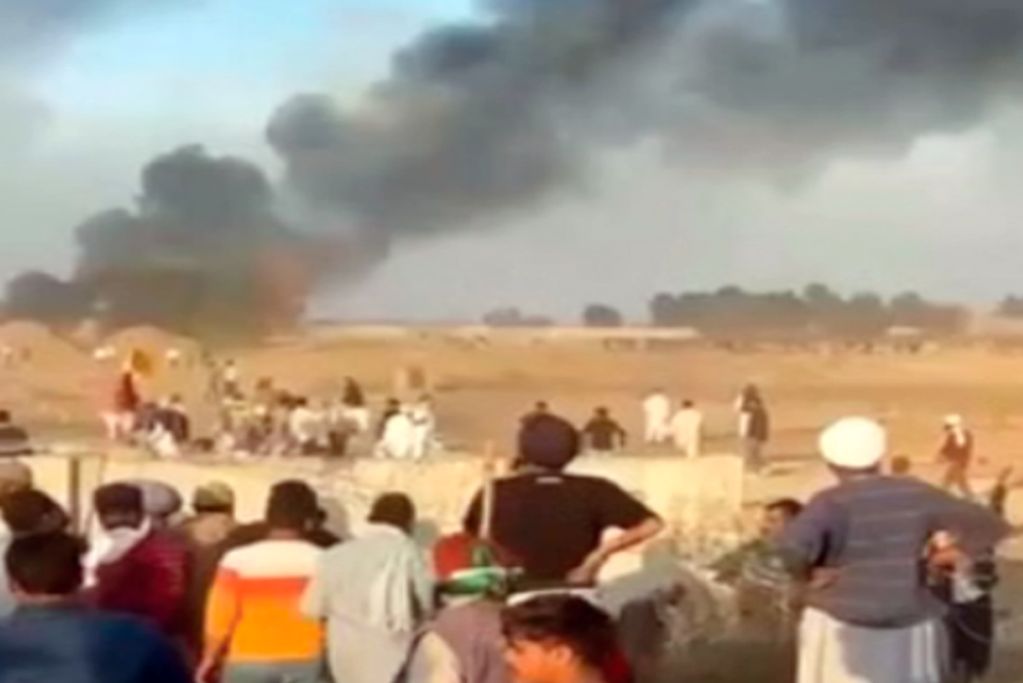 राजस्थान के हनुमानगढ़ में बवाल -किसानों ने जलाए 16 वाहन, टिब्बी में एथेनॉल फैक्ट्री निर्माण का विरोध हिंसक हुआ, पुलिस से झड़प, इंटरनेट सेवा बंद 