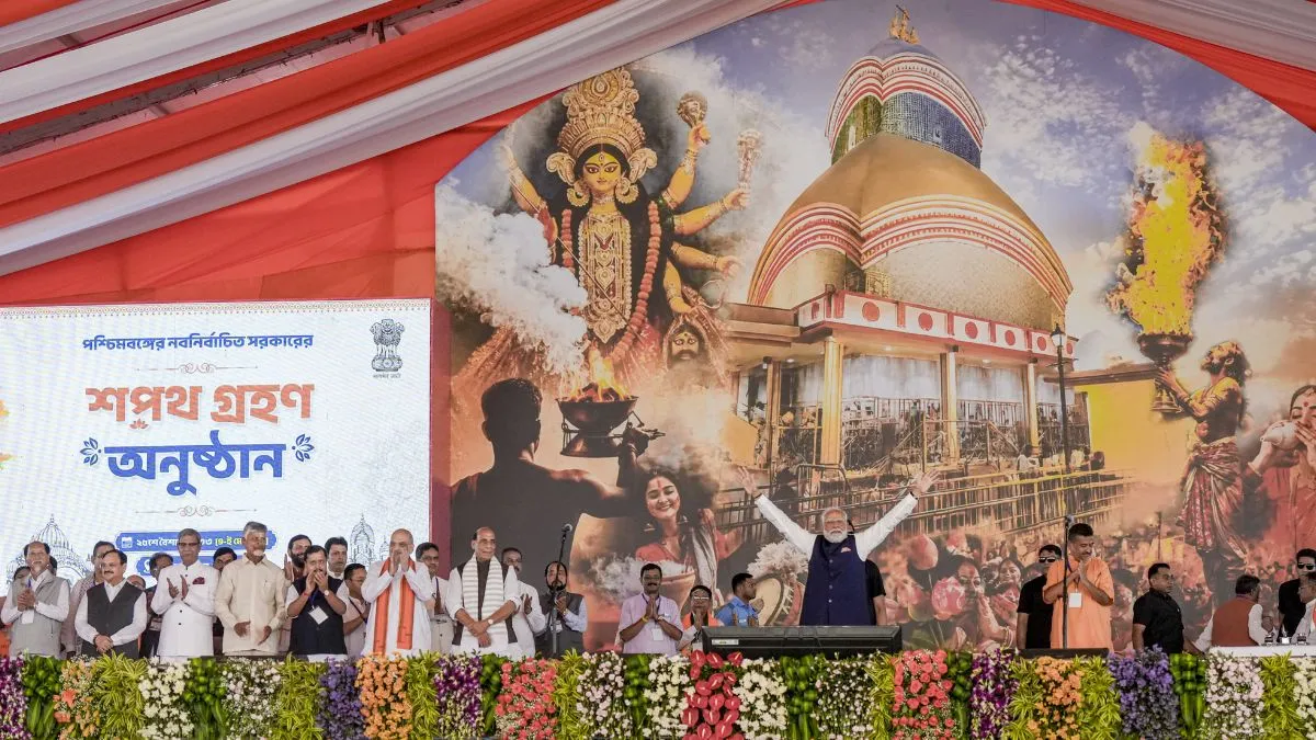 पश्चिम बंगाल में BJP सरकार का भव्य शपथ ग्रहण: शुभेंदु अधिकारी समेत 5 मंत्रियों की PHOTOS आईं सामने 